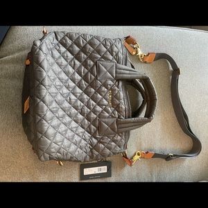 Small Magnet MZ Wallace Sutton, great condition, no defect